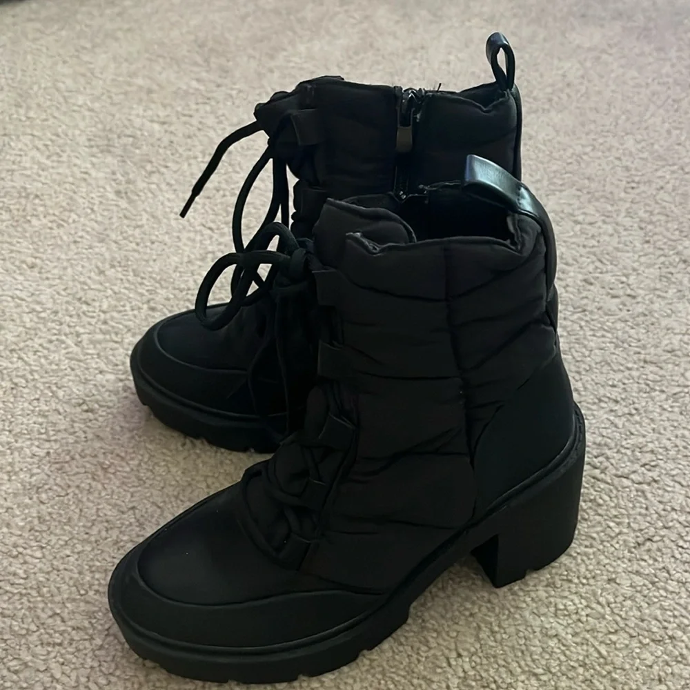 “Dream Pairs- Platform Combat Boots size 6”